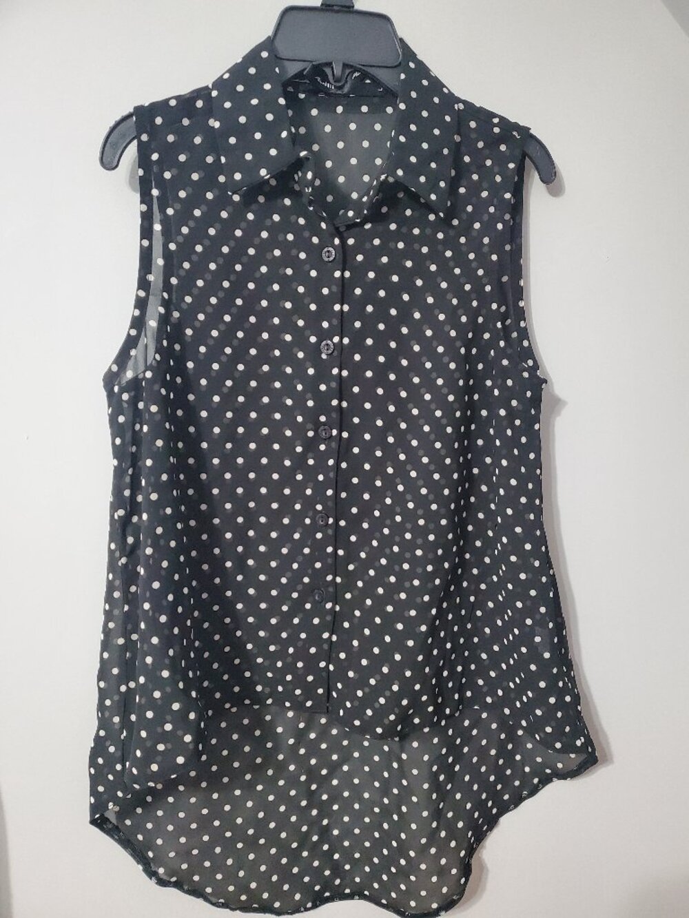 Ali & Kris Women's Polka Dot Sleeveless Collared Button-Down Blouse Size Medium
